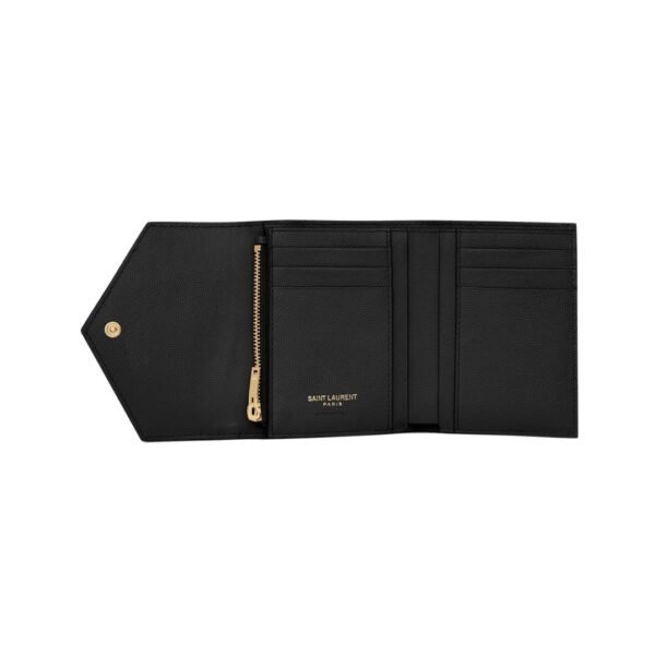CASSANDRE MATELASSÉ PORTAFOGLI TRI-FOLD COMPATTO IN PELLE GOFFRATA GRAIN DE POUDRE - immagine 4