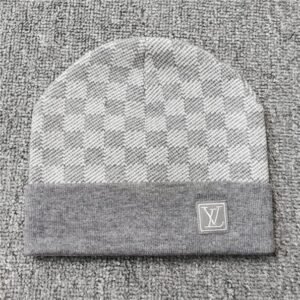 BEANIE LOUIS V