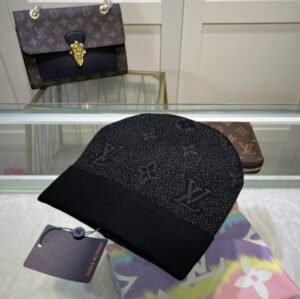 BEANIE LOUIS V