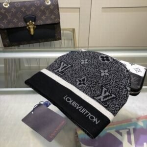 BEANIE LOUIS V