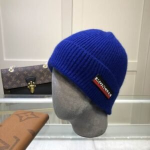 BEANIE M*NCL*R